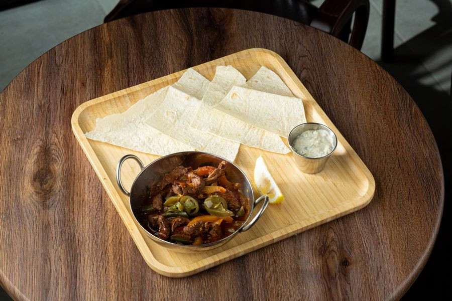 Фахитос с запеченной говядиной и овощами